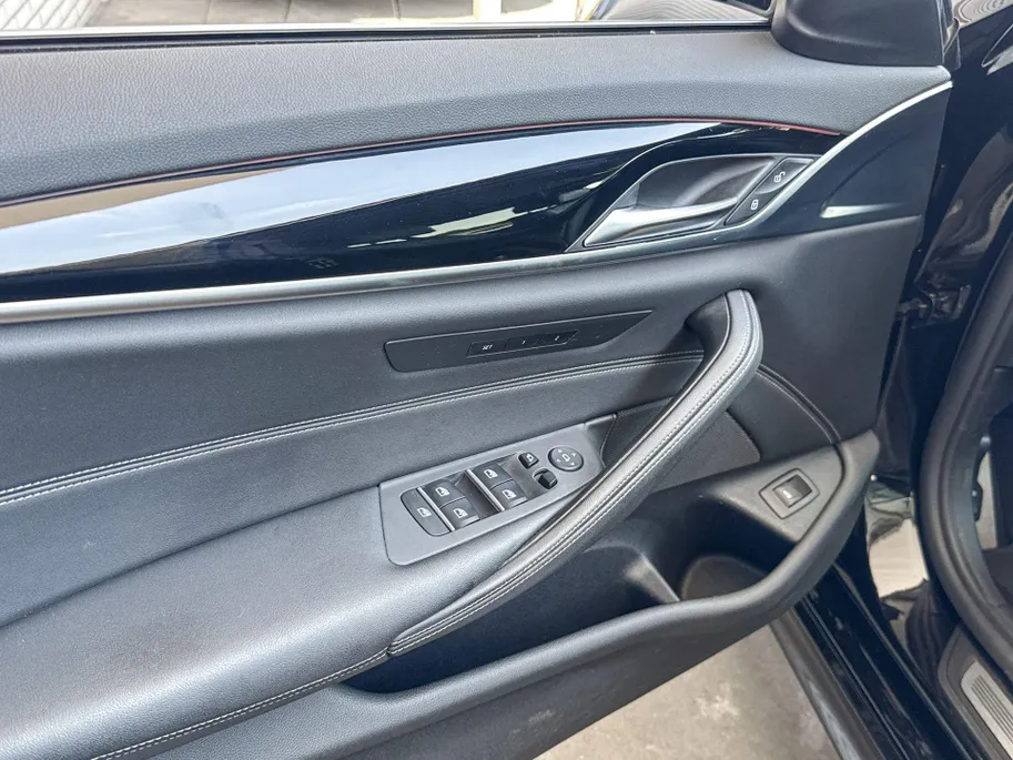 BMW 5 Serie Touring 540i xDrive High Executive