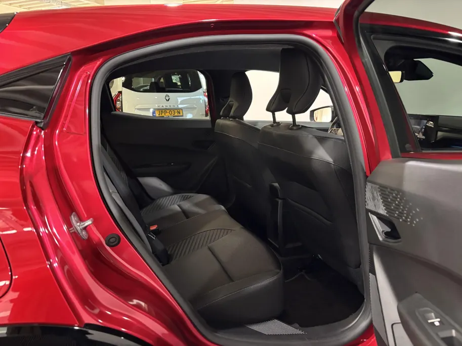 Renault Clio 160PK Hybrid Esprit Alpine Automaat | DEMO | Harman Kardon Audio | 360 Camera | Adaptive Cruise Control | Stoelverwarming | Apple CarPlay/Android Auto | Climate Control | Full LED | Lichtmetalen Velgen | Sportstoelen |