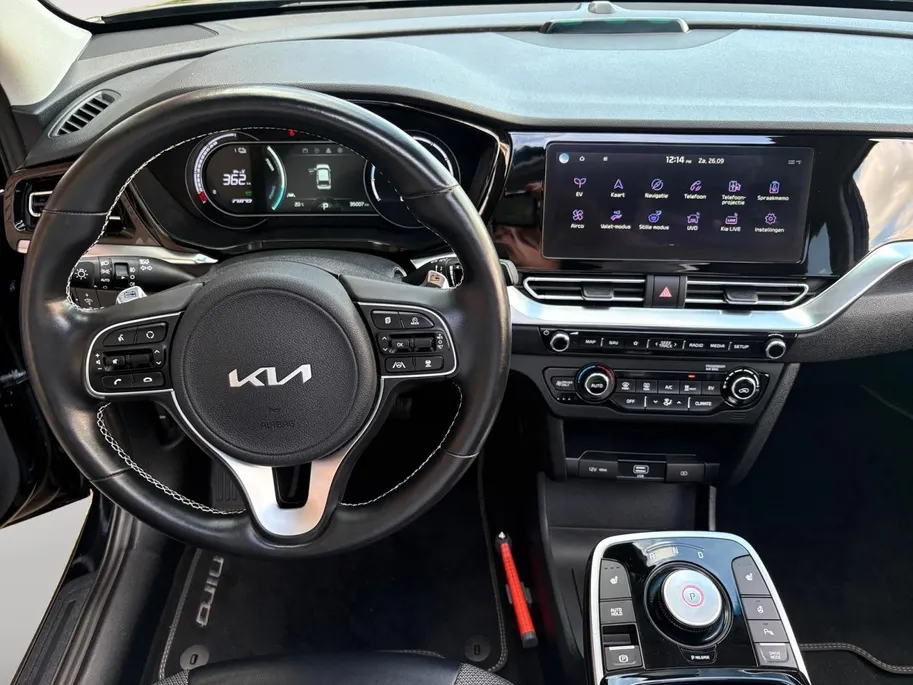 Kia e-Niro DynamicPlusLine 64 kWh | Navigatie | Panoramadak | Apple Carplay/Android Auto | Adaptieve Cruise Control | Stoel/Stuurverwarming | Lichtmetalen Velgen |