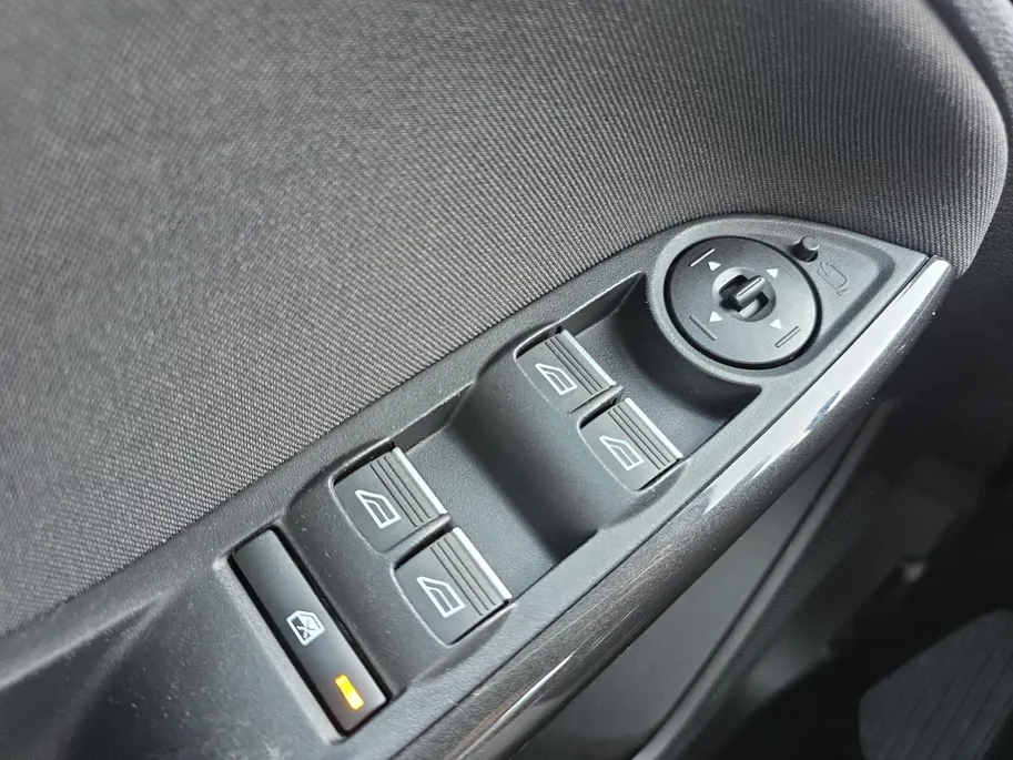 Ford Focus Wagon 1.0 Titanium | Goed onderhouden! | Apple Carplay/Android Auto | Cruise Control | Achteruitrijcamera | Climate Control | Parkeersensoren rondom | 12 maanden garantie! |