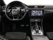 Škoda Superb Combi 1.4 TSI iV 218pk DSG Sportline Business · Panoramadak · 360 Camera · Inklap. Trekhaak · Matrix LED · Canton Audio · Elek. Stoelen + Geheugen ·