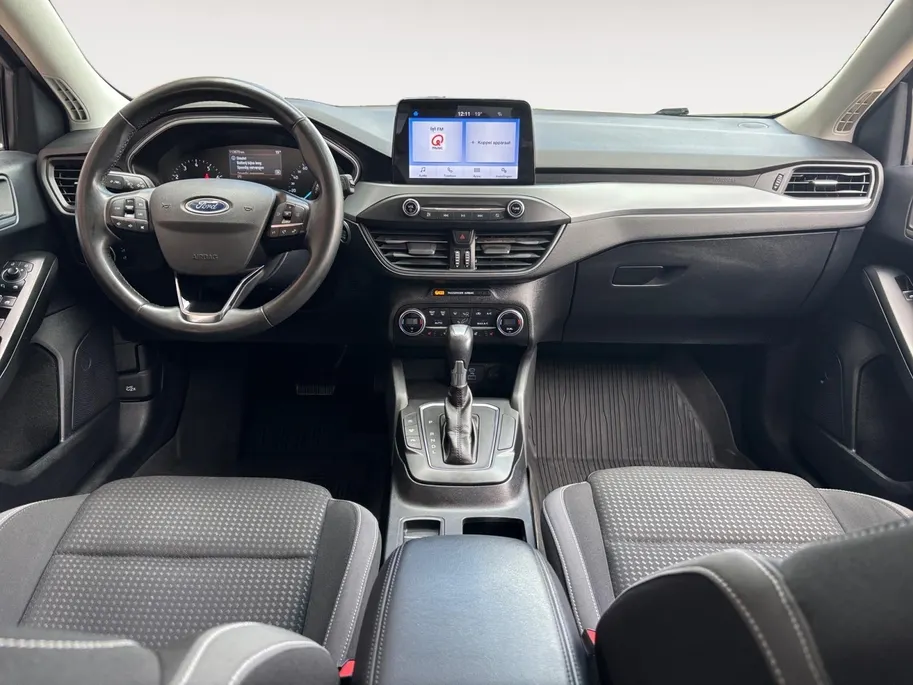 Ford Focus Wagon 1.0 EcoBoost Hybrid Titanium | Trekhaak | Stoel, stuur en voorruitverwarming | Cruise | Climate