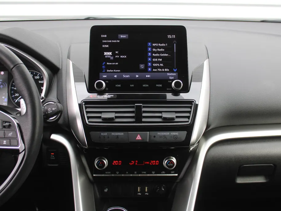 Mitsubishi Eclipse Cross 2.4 PHEV Executive | Trekhaak | 18' LM | 360 Camera | Navi | Cruise adapt. | Elek. stoelverstelling | Leer/Alcantara | Stuur-/stoelverwarming | LED |