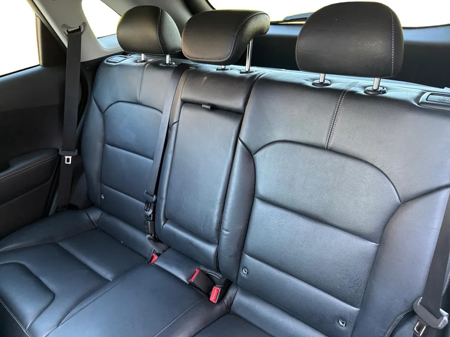 Kia Niro 1.6 GDi Hybrid ExecutiveLine | Stoel verwarming en ventilatie | Dodehoek detectie | Schuif/kantel dak | Trekhaak  | Keyless Entry | Apple CarPlay/ Android Auto | Lichtmetalen Velgen |