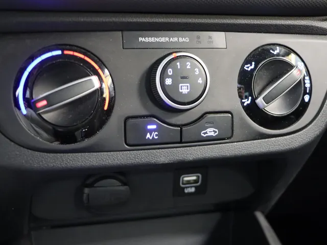 Hyundai i10 1.0 Comfort Smart 5-zits AUTOMAAT , NAVIGATIE