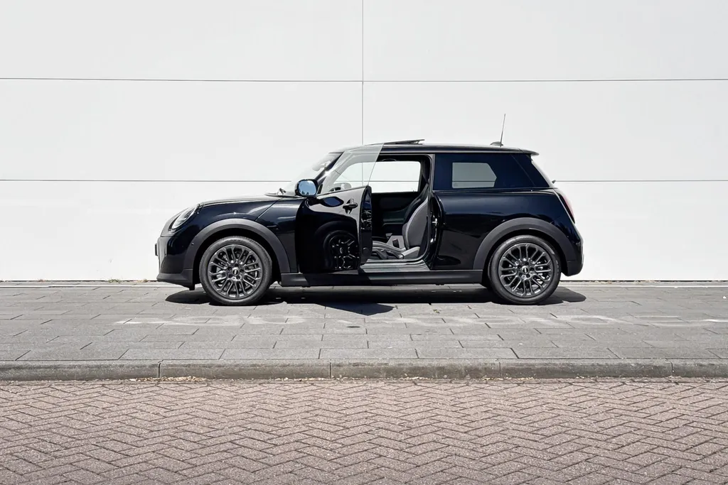 MINI Cooper 3-deurs 1.5 Cooper C Classic L