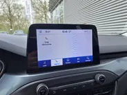 Ford Focus Wagon 1.0 EcoBoost Active Business | Navi | PDC | Cruise | Trekhaak | ECC | Stoel, Stuur, Voorruit verwarming