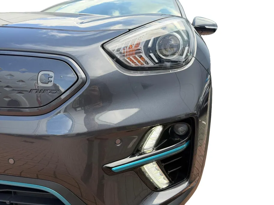 Kia e-Niro DynamicLine 64 kWh | Zeer nette auto | SoH 100% | Navigatie | Apple CarPlay & Android Auto | Achteruitrijcamera |