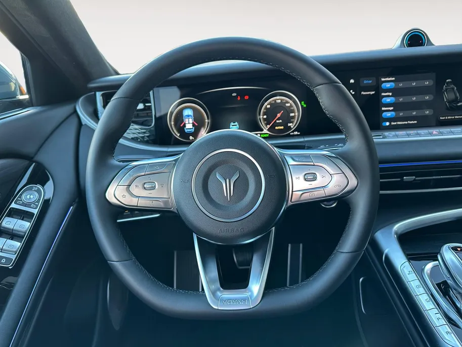 Voyah Free Flagship Edition 4WD 106 kWh |Full Option|500 km rijbereik|Luchtvering|Stoelkoeling, -verwarming en -massage|Uit voorraad leverbaar|Blackline exterieur & interieur|