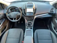 Ford Kuga 1.5 EcoBoost Titanium | Wegklapbare trekhaak| Navigatie| elec achterklep| Parkeersensoren| 4 seizoen banden| Stuur verwarming| Stoel verwarming| Vooruit verwarming| Climate Control | Zeer netjes!
