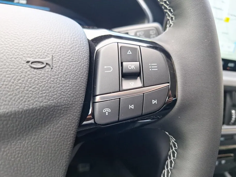 Ford Kuga 2.5 PHEV Active X | Winterpack | Matrix Ledkoplampen | El. Trekhaak | 18' Lichtmetaal | 360Camera | B&O Audio | El. vert. voorstoelen | Adaptive cruisecontrol | Dodehoekdetectie | Halfleer | Nieuw te bestellen! |