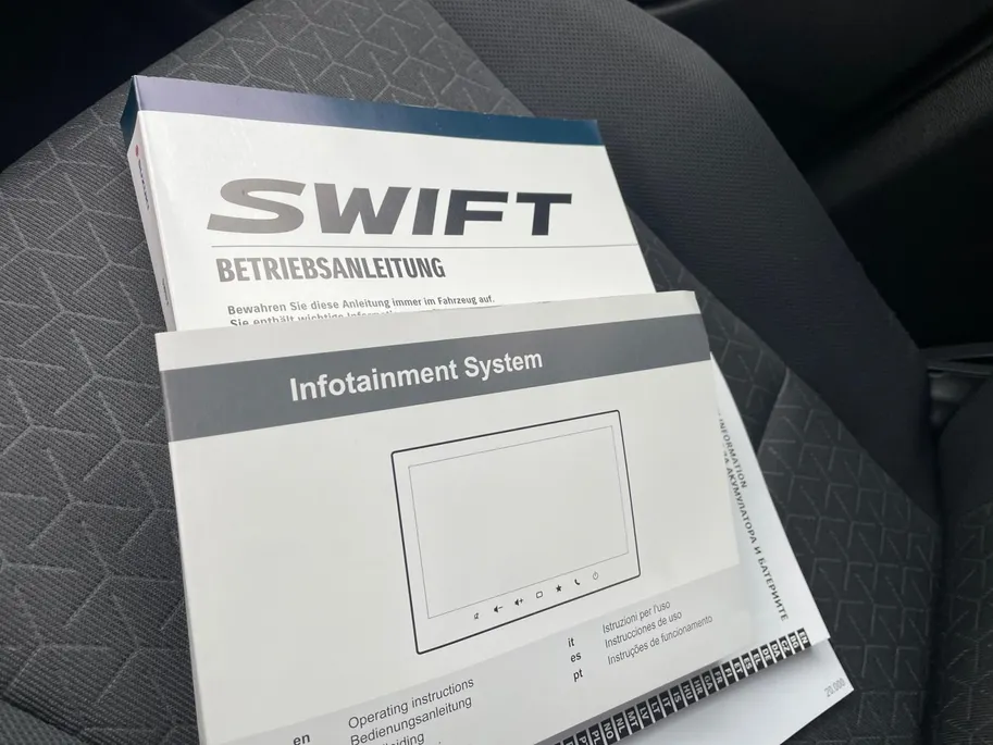 Suzuki Swift 1.2 Select Smart Hybrid | 16' lichtmetalen velgen | Apple CarPlay® & Android Auto™ | Stoelverwarming vóór | Adaptive Cruise Control (ACC) |