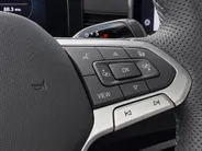 Volkswagen T-Roc 1.5 eTsi 150pk DSG R-Line First Edition · Camera · Apple/Android Car Play · Stoelverwarming · Alarm · Elek. Achterklep · P-Sensoren · IQ.Light · Garantie t/m 12-01-2028