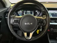 Kia Niro 1.6 GDi Hybrid DynamicLine | Apple Carplay / Android Auto | Navigatiesysteem | Licht + Regensensor | Parkeersensoren + Camera Achter | Climate Control | Cruise Control Adaptief | Rijstrooksensor + Correctie