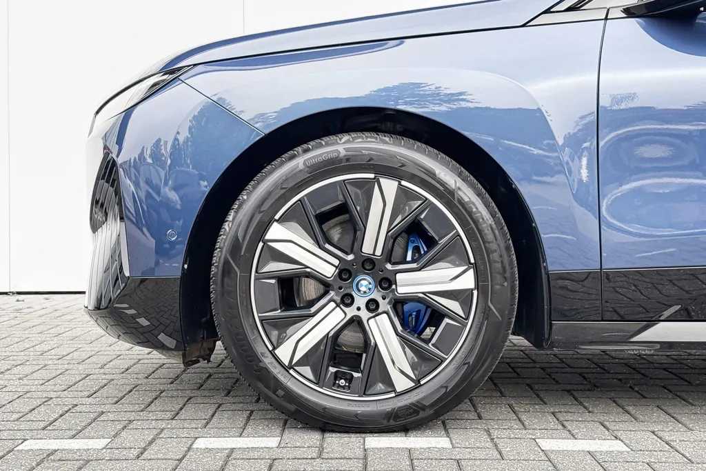 BMW iX xDrive40