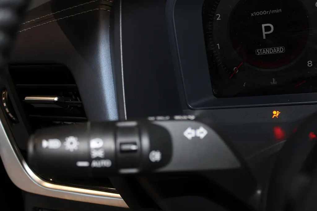 Nissan QASHQAI 1.3 MHEV Xtronic Tekna | 1800kg trekgewicht | Automaat | Trekhaak | 360grd Camera | Apple carplay & Android auto | Stoel-, voorruit- en Stuurverwarming | Head-up display | LM wielen |