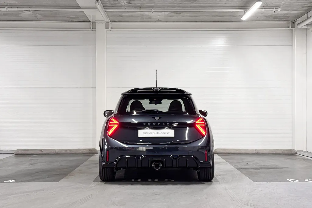 MINI Cooper 3-deurs JCW John Cooper Works