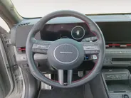 Hyundai Kona 1.6 GDI HEV N Line Sky | Apple Carplay/Android Auto | Kunstlederen/suede bekleding | Lichtmetalen velgen 5-spaaks 18 | Schuif/kanteldak