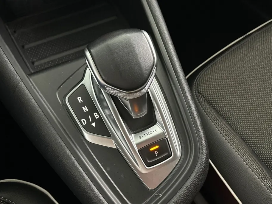 Renault Captur 1.6 E-Tech PHEV 160 Intens | Groot Scherm + Navigatie | Parkeercamera | Cruise Control