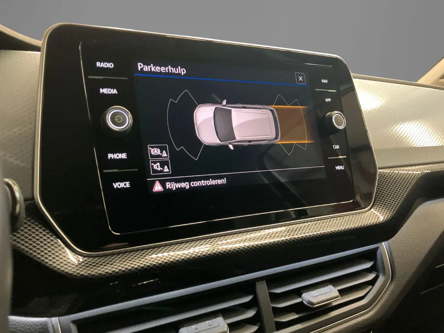 Volkswagen T-Cross 1.0TSI/95PK Goal · Navigatie · Apple/Android Car Play · Stoelverwarming · Garantie t/m 23-05-2027