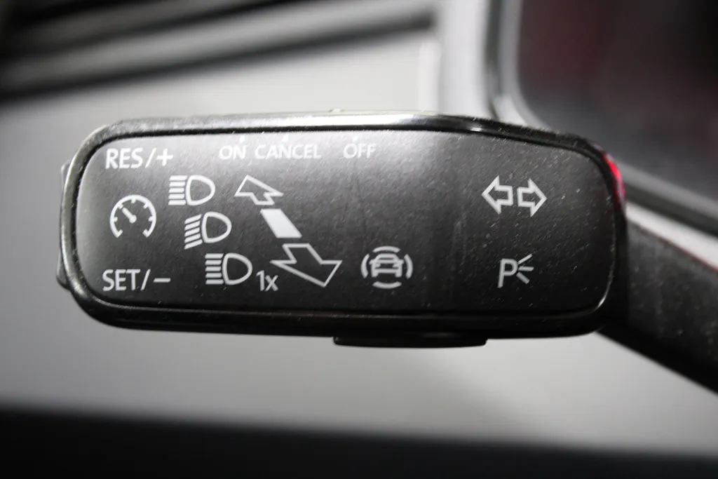 SEAT Ibiza 1.0 TSI Style Business Intense / Navigatie / Camera / Trekhaak /