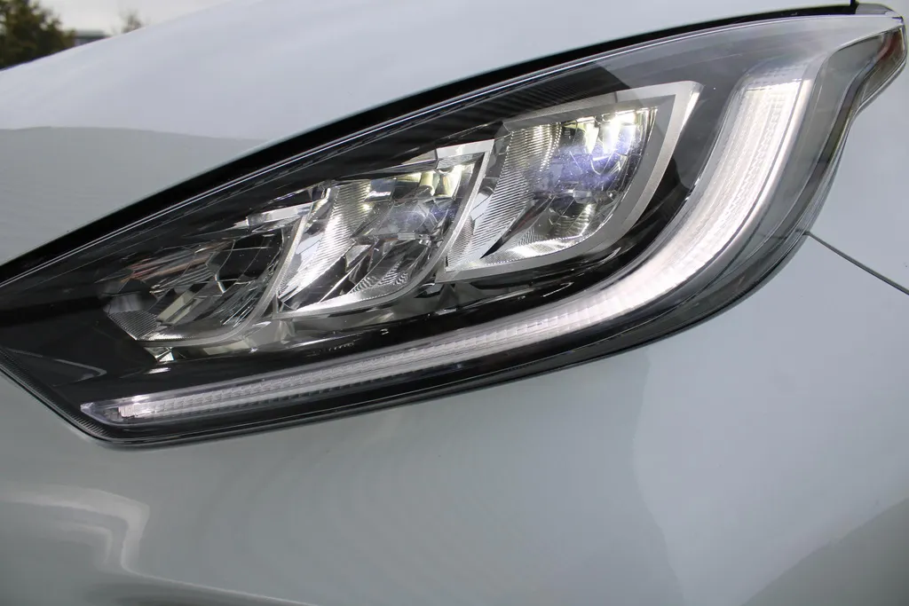 Mazda 2 Hybrid 1.5 Agile | Comfort pakket | Airco | 15' LM | Apple carplay / Android auto |