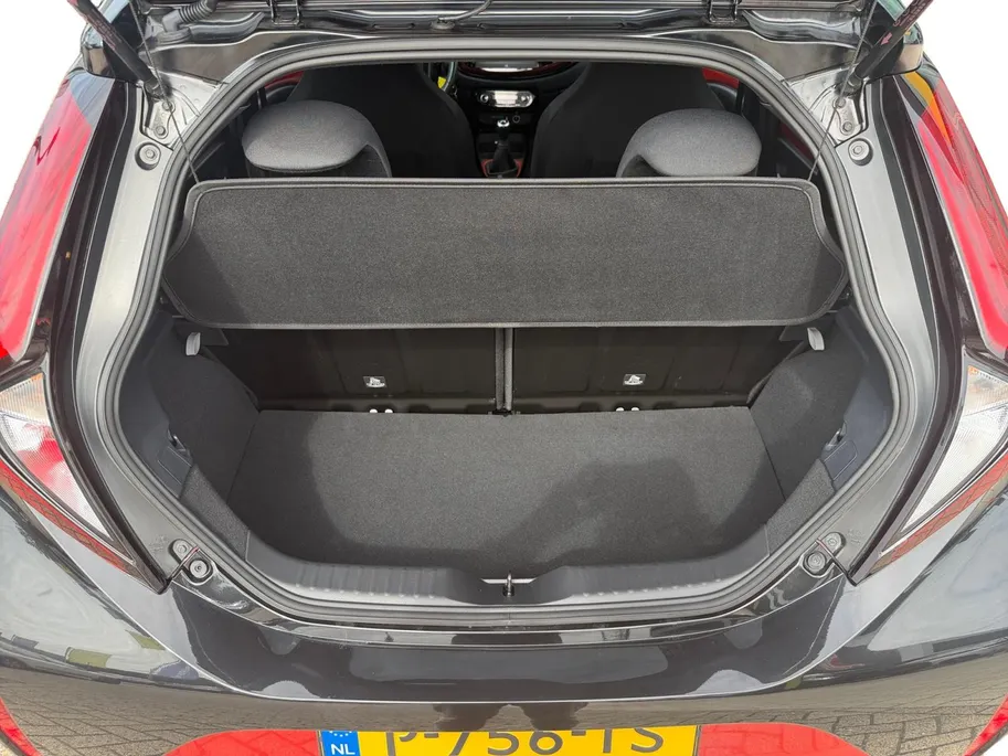 Toyota Aygo X 1.0 VVT-i MT Envy | JBL Speakers | Adaptieve Cruise Control | Camera | Climate Control | Volledig Dealer Onderhouden | 10 Jaar Fabrieksgarantie