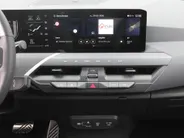Kia EV5 GT-PlusLine 81.4 kWh | Schuifdak | Stuur-/stoelverwarming + ventilatie | Warmtepomp | 360 Camera | Elek. stoelverst. | Leer | HUD | LED | 19" LM |