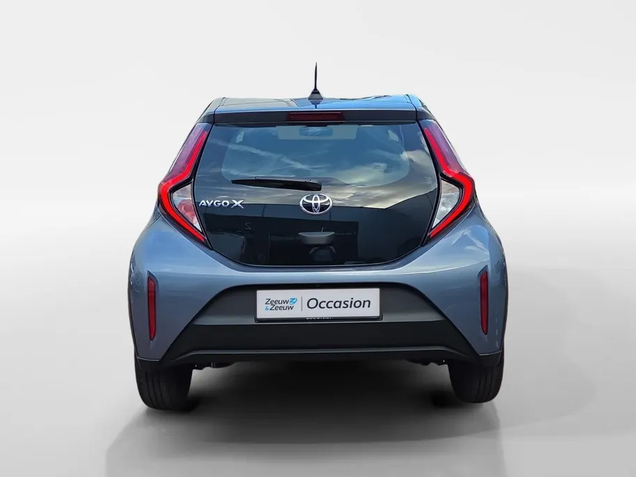 Toyota Aygo X 1.0 VVT-i MT Play | Zeer nette auto | Apple CarPlay & Android Auto | Camera | 100 % onderhouden | Fabrieksgarantie t/m 8-2034 |