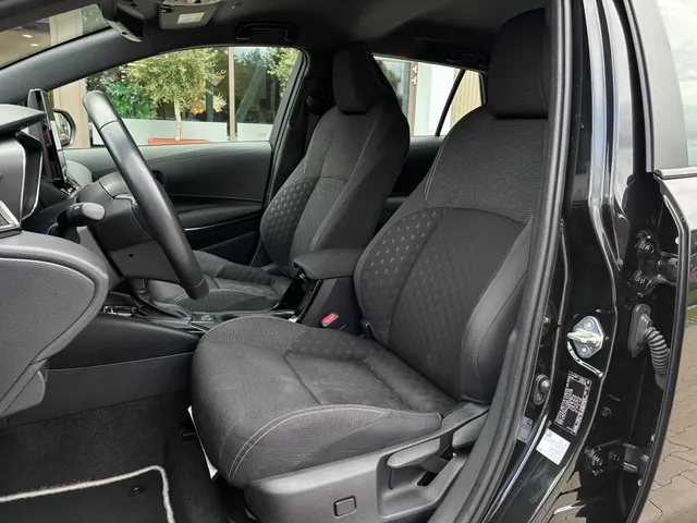 Toyota Corolla Touring Sports Hybrid 140 Dynamic Limited | Stoelverwarming | Parkeersensoren