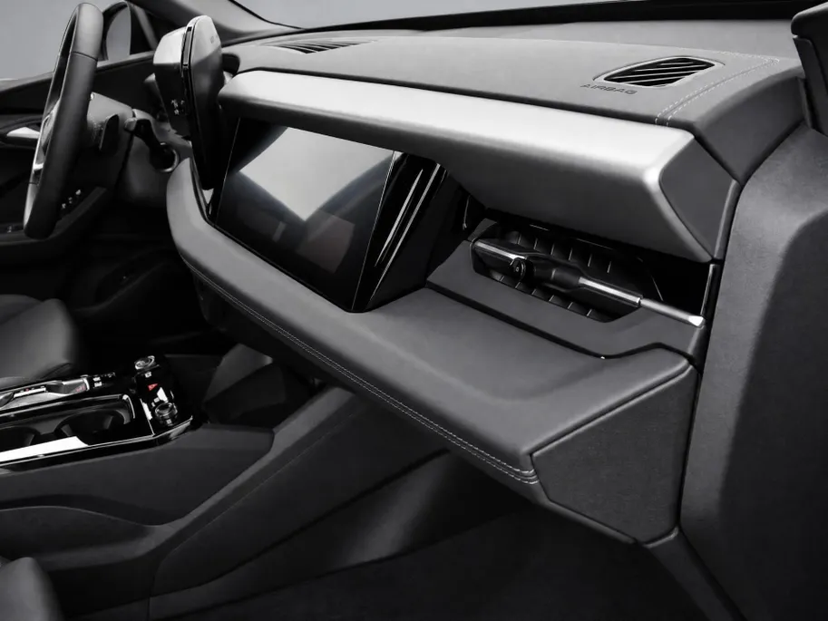 Audi Q6 e-tron Launch edition quattro 100Kwh 388 PK · Panorama dak · Assistentiepakket Veiligheid · Tech Pro