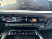 Audi A3 Sportback 45 TFSIe 272pk S-tronic S edition Competition · Panoramadak · Camera · Elek. Bestuurdersstoel · Apple/Android Car Play · Leder/ Alcantara · Zwart Optiek · 18'' Inch · Garantie t/m 10-12-2030 of 100.000km