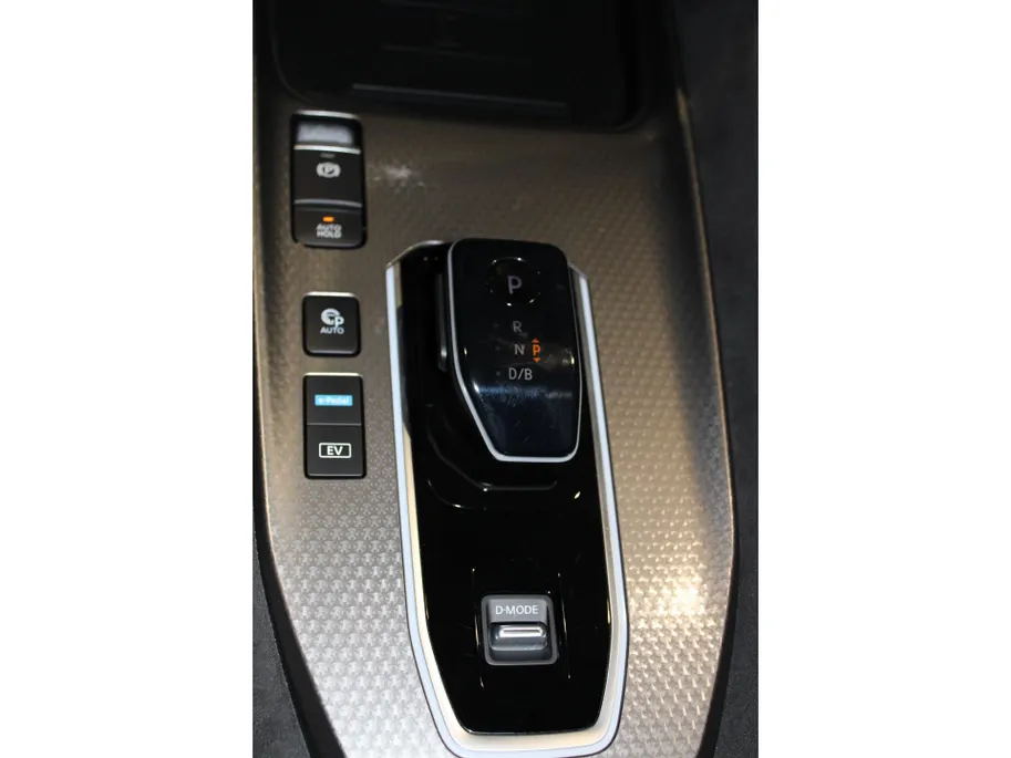 Nissan QASHQAI 1.5 e-Power N-Design | Stuur-, stoel- en voorruitverwarming  | 20inch wielen |360grd camera | parkeersensoren voor en achter | Electrische stoelverstelling met geheugen | Alcantra/lederen bekleding | 205PK | Two-tone lak | Apple carplay & Android auto |