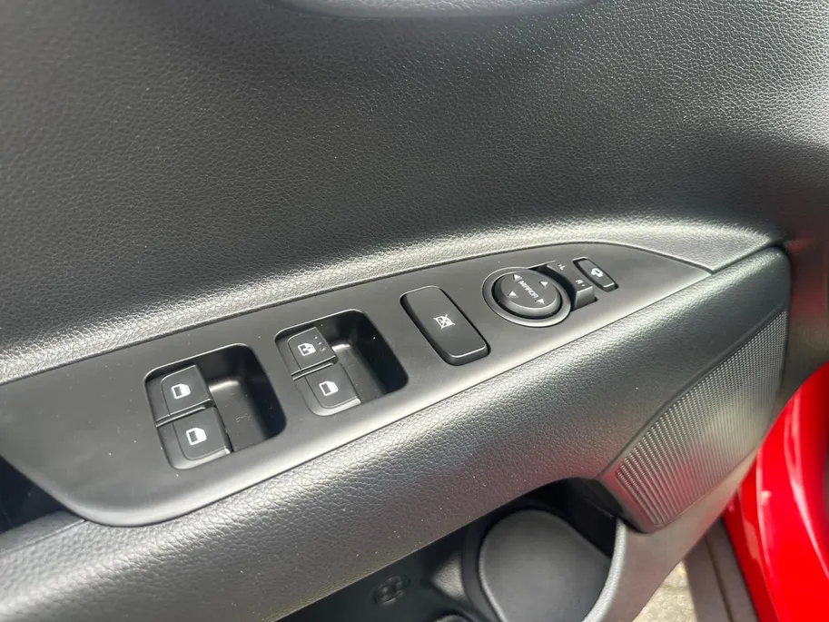 Kia Stonic 1.0 T-GDi MHEV DynamicPlusLine 100 PK | Dealer onderhouden | Trekhaak | All seasonbanden | Fabrieksgarantie t/m 4-4-2030 + 3x 1 jaar* | NAP