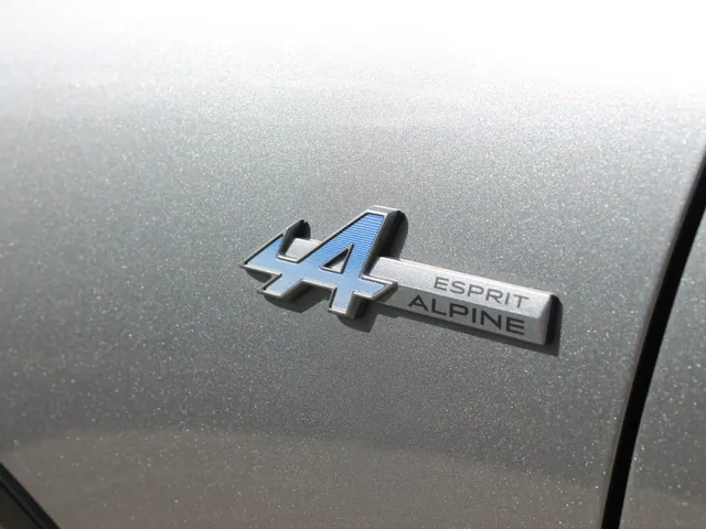 Renault Clio 1.8 Hybrid 160 esprit Alpine *  Vermelde prijs is inclusief korting t.w.v. 1300,- *