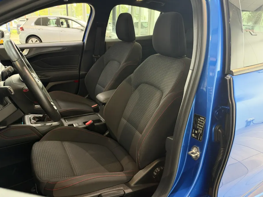 Ford Focus 1.0 EcoBoost ST Line Business