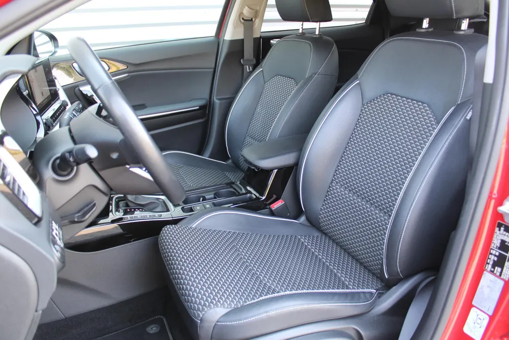 Kia XCeed 1.5 T-GDi DCT7 DynamicPlusLine | 18' LM | Keyless | Airco | Cruise | Navi | Camera | PDC |