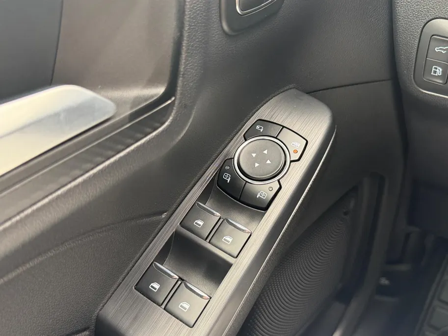 Ford Kuga 2.5 PHEV ST-Line X | Panoramadak | Trekhaak | Stoel/Stuur en Voorruitverwarming | Elektr. Memory Seats | Elektr. Achterklep | Fabrieksgarantie!| B&O Sound | Driver Assistance Pack |