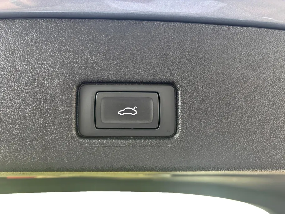 Audi Q4 e-tron 45 quattro Edition 82 kWh |Buitenspiegel(s) automatisch dimmend |Apple Carplay/Android Auto|Cruise control adaptief| Panoramadak|Geluidsimulator|Assistentie Pakket Plus| SOH 100% |