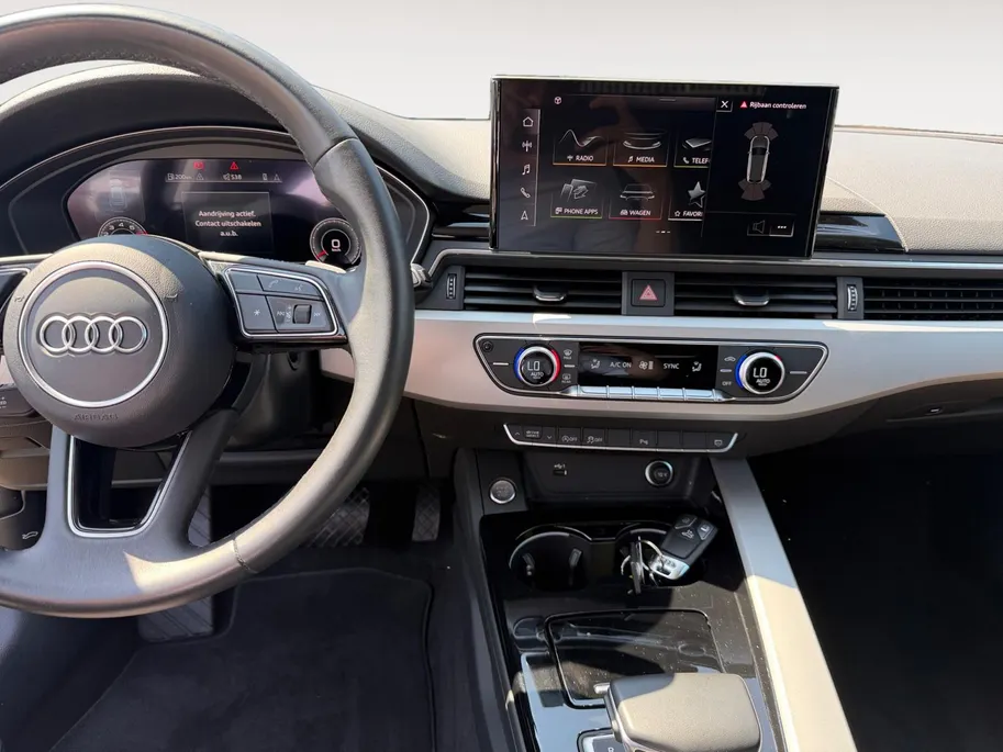 Audi A4 Avant 35 TFSI Advanced Edition | NL auto | Automaat | Parkeersensoren voor en achter | 18' lichtmetalen velgen | Elektr. achterklep | Navigatie  | Bovag garantie |