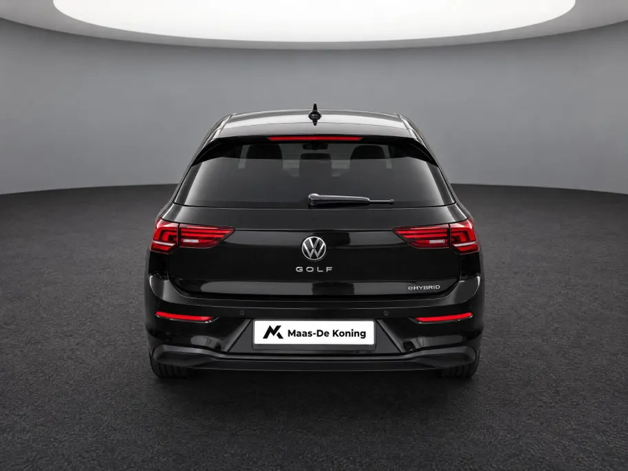 Volkswagen Golf 1.5 204pk DSG eHybrid Life Edition · Camera · Apple/Android Car Play · Dodehoek Detectie · Keyless · Alarm · 18'' Inch · Stoelverwarming ·  Garantie t/m 13-04-2030 of 100.000km