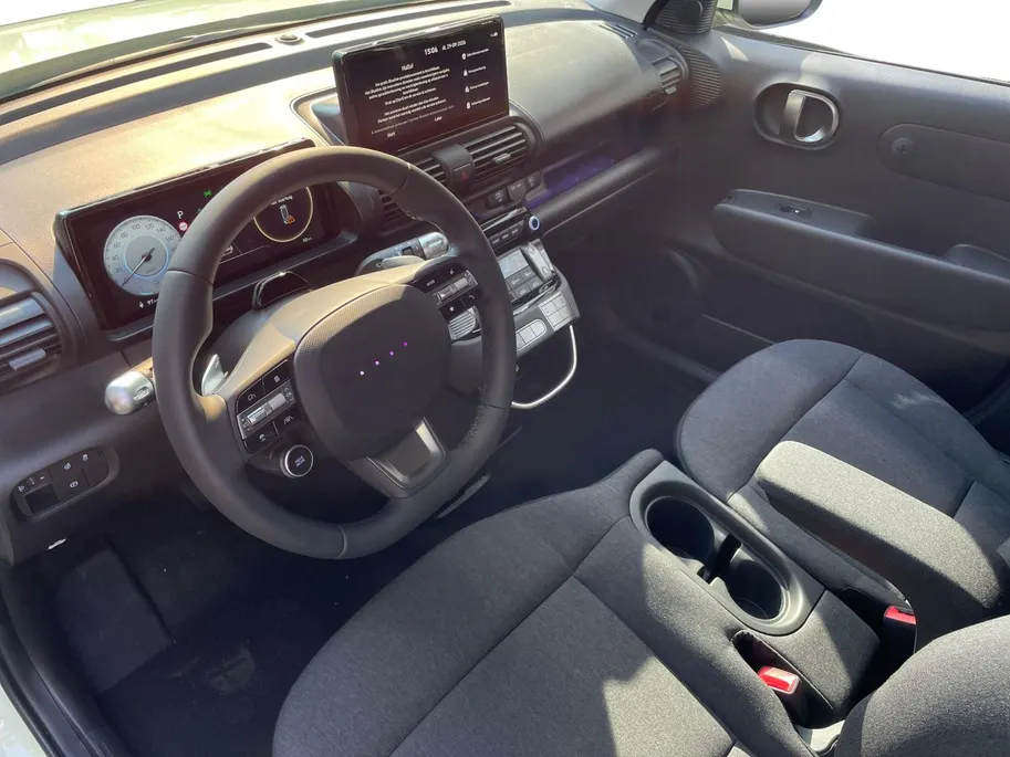 Hyundai Inster Evolve 49 kWh | Nieuw | Uit voorraad leverbaar | Zeer compleet | 360 km range | 360 graden camera | Hyundai Rotterdam - Noord |