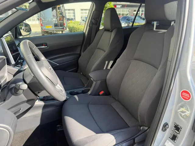 Toyota Corolla Cross Hybrid 140 Dynamic | Parkeersensoren V+A | All Seasons