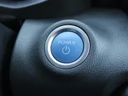 Mazda 2 Hybrid 1.5 Select | Trekhaak | Stuur-/stoelverwarming | Camera | HUD | Telefoonlader | Dodehoek detectie | Cruise adapt. | Clima | 16' LM |