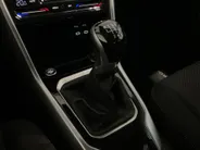 Volkswagen T-Roc 1.0TSI/115PK Life Edition · Apple/Android Car Play· Camera + Parkeersensoren · Keyless · 27-06-2028 of 100000km.