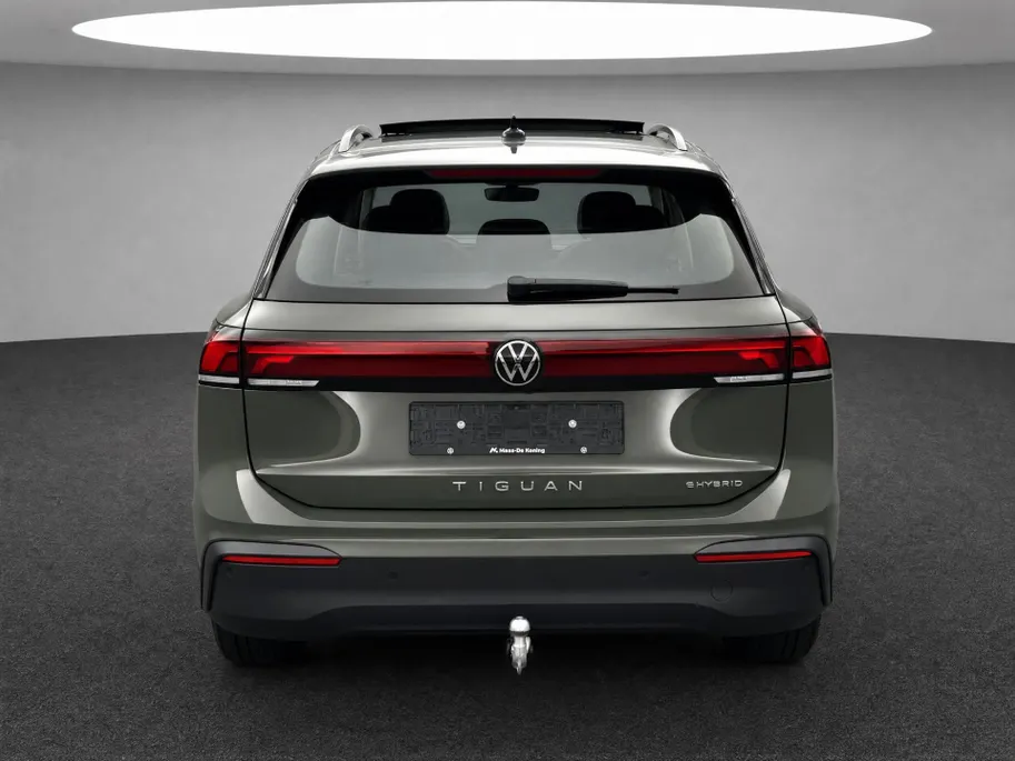 Volkswagen Tiguan 1.5 204pk DSG eHybrid Life Edition · Panoramadak · Camera · Wegklapbare Trekhaak ·  Apple/Android Car Play · Navigatie · 18'' Inch ·