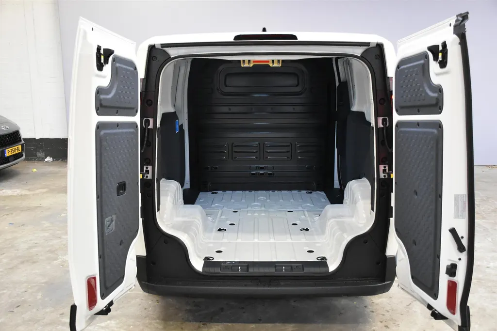 Kia PV5 Cargo GB 71,2 kWh 163pk L2H1 Plus