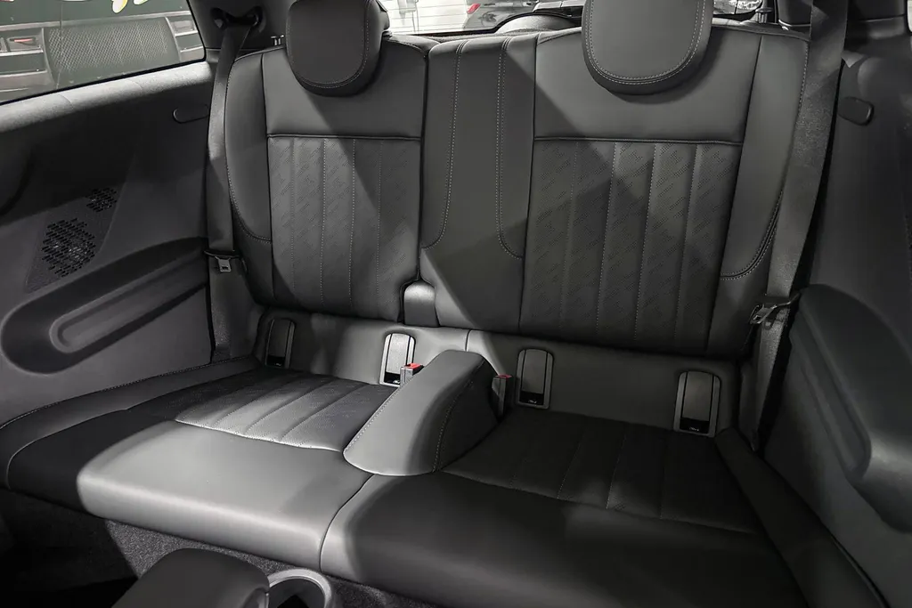 MINI Cooper 3-deurs C Favoured