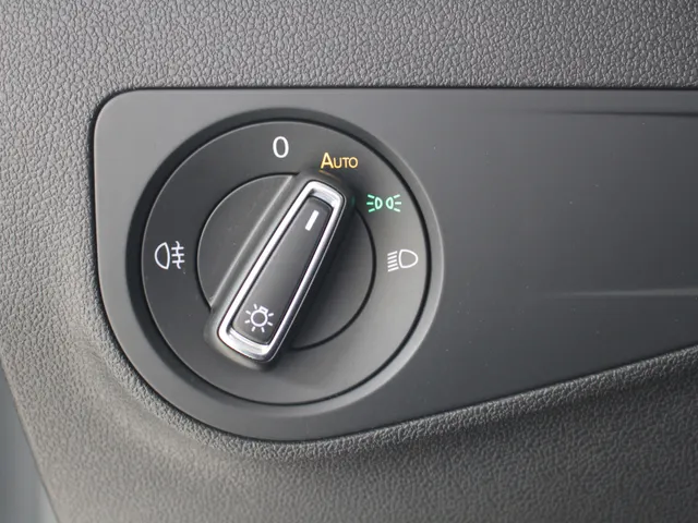 Volkswagen Tiguan 1.5 TSI Life Navigatie | Trekhaak | Parkeercamera | All Season Banden