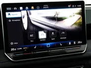 Volkswagen Tiguan 1.5eTSI/150PK R-Line Blackstyle DSG · Panoramadak · Trekhaak · Apple/Android Car Play · Camera · Garantie t/m 30-09-2030 of 100000km.